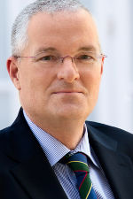 Das Foto zeigt den Bezirkshauptmann von Bruck-Mürzzuschlag, Herrn Mag. Bernhard Preiner.